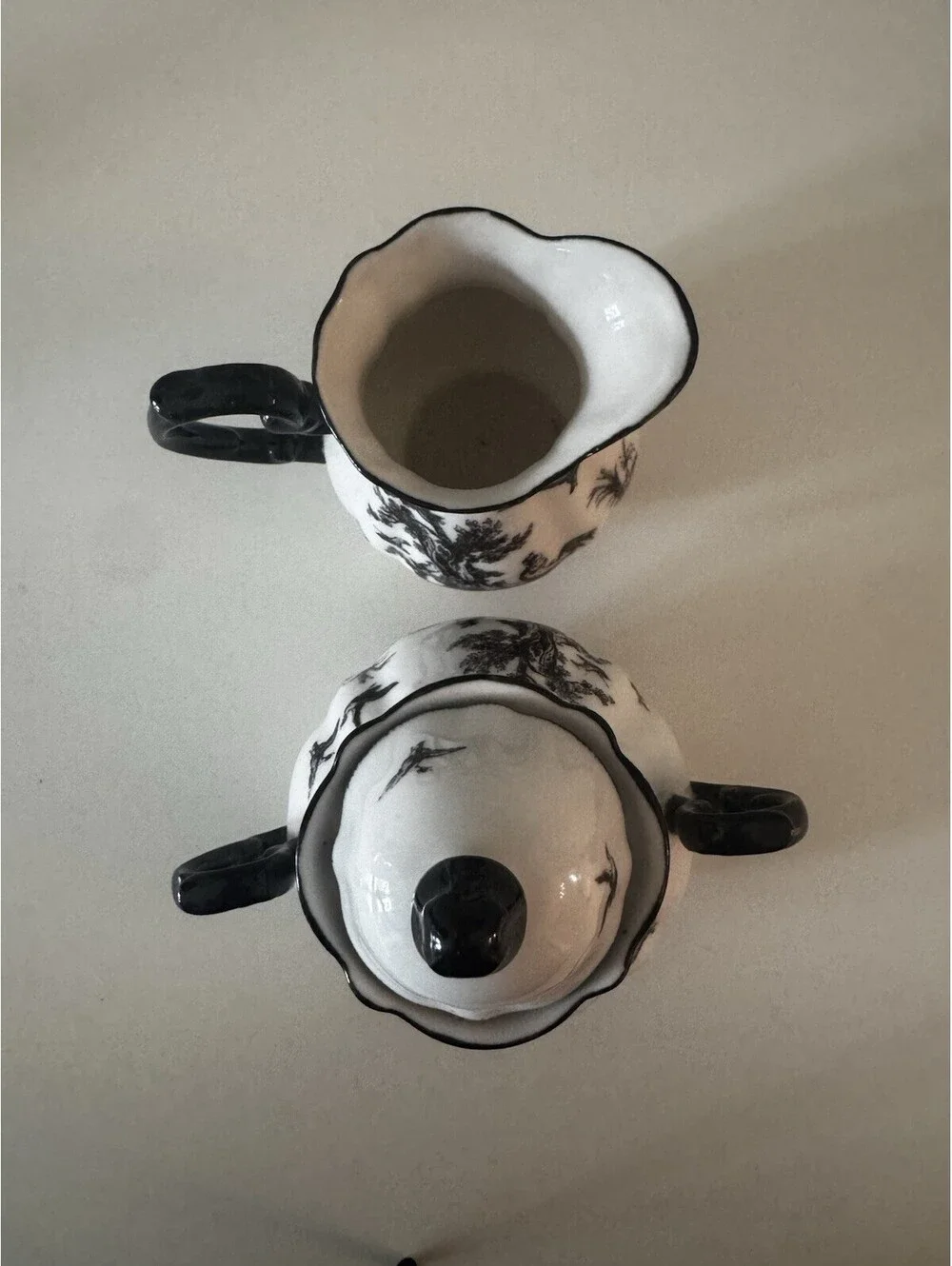 Aux Au Provence Tea/Coffee Pot. Vintage Rooster Pattern. Excellent Condition Set